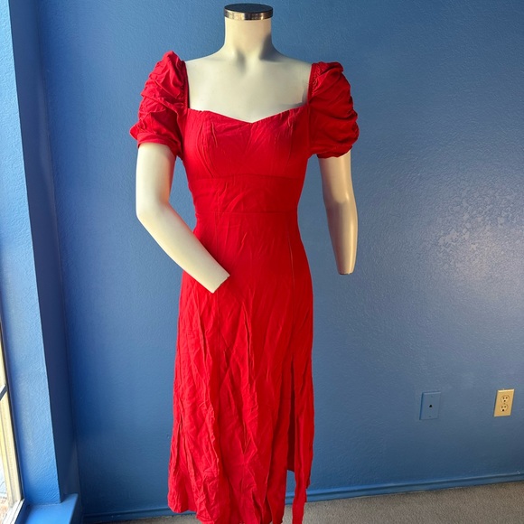 Rihoas Red puff sleeve solid midi dress, size small NWT - Picture 3 of 9